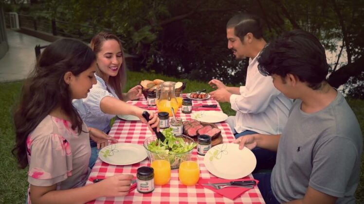 Comercial EPICO: Chimichurri D’ Menoni | UNIVERSITARIO IGAD
